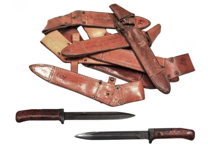 Bajonet vz 58 použitý s pochvou