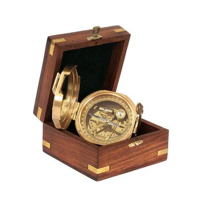 Náhledová fotky Kompas mosazný v dřevěné krabičce