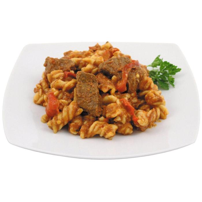 Maďarský hovězí guláš s nudlemi v plechovce 400g